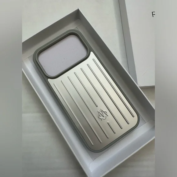 Rimowa Iphone Case Aluminum For Iphone 17 Pro - Picture 2 of 4